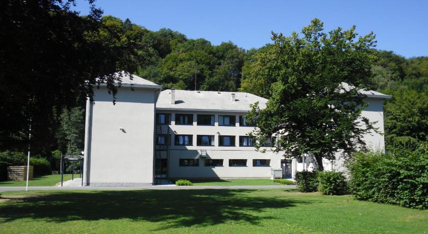 J-Club De Knapzak / La Besace — Hotel in Vresse-sur-Semois