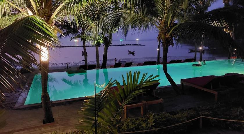 Salad Hut Resort - image 14