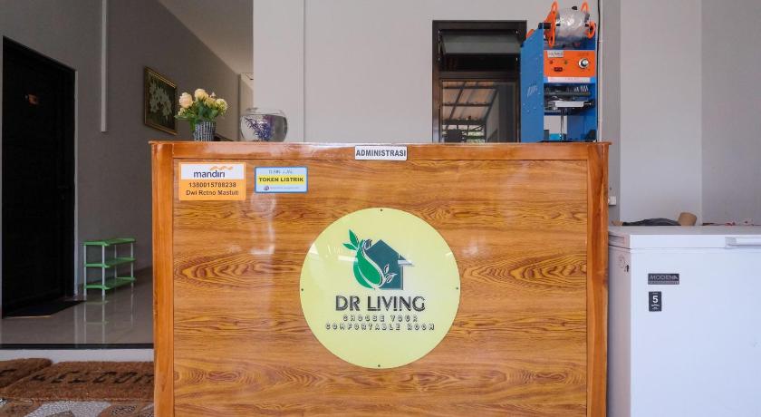 DR Living Syariah Solo Mitra RedDoorz – Surakarta (Solo), SD