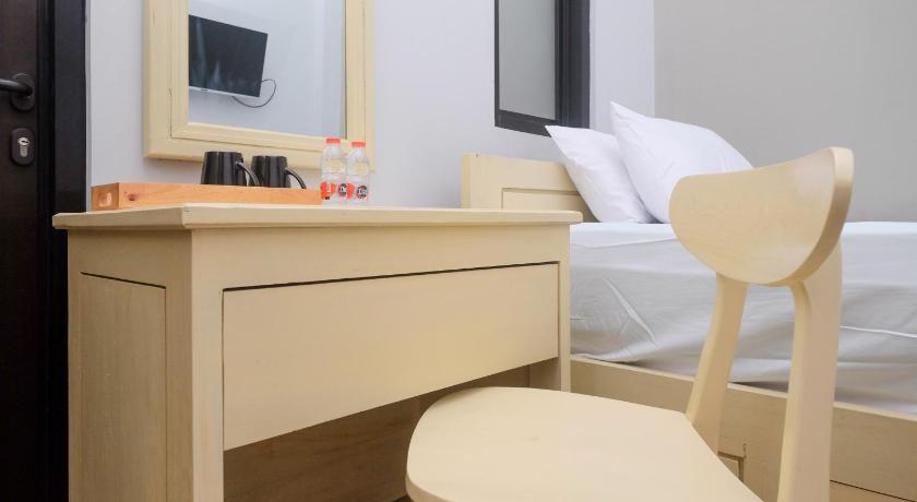DR Living Syariah Solo Mitra RedDoorz – Surakarta (Solo), SD