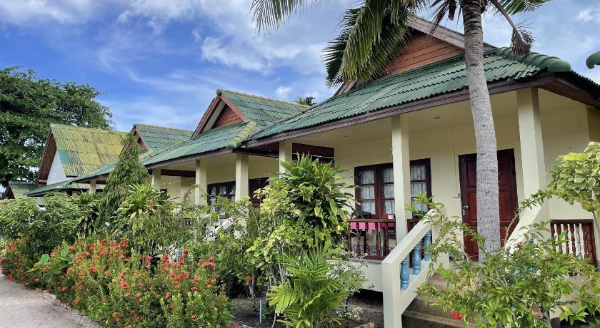 Sea Breeze Bungalow - image 11