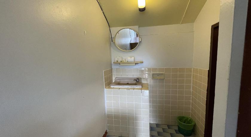 Sea Breeze Bungalow - image 40