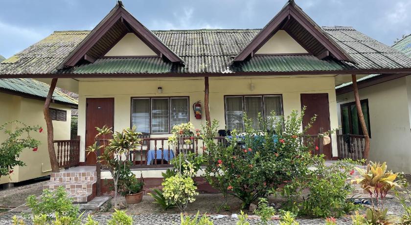 Sea Breeze Bungalow - image 24