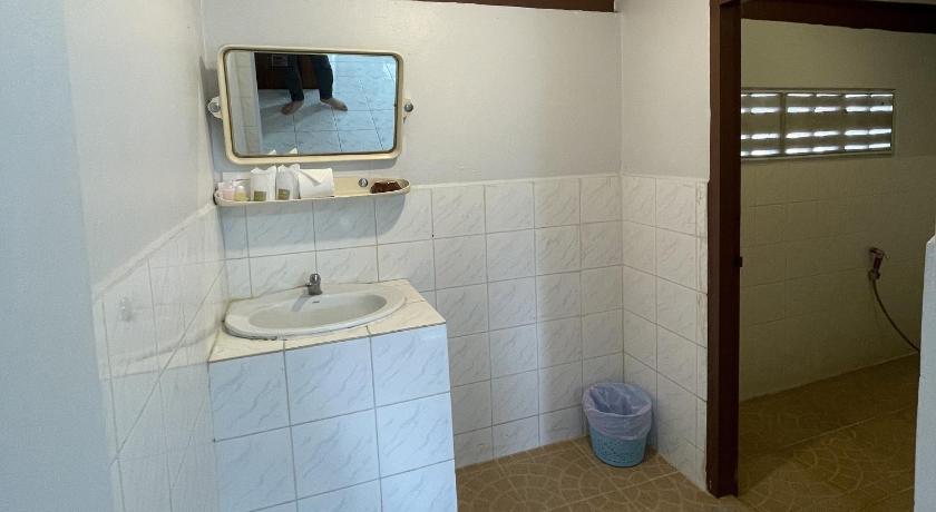 Sea Breeze Bungalow - image 47