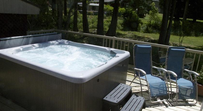 Enchanter Ocean View Suites photo
