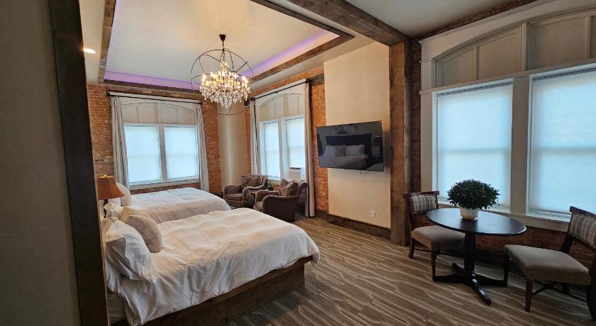 마일즈 시티 (MT) Eaglescape Suites and Event Center 숙소 수영장