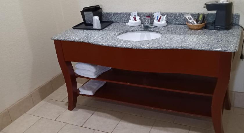 Atoka HIWAY INN EXPRESS 2-Star Accommodation exterior