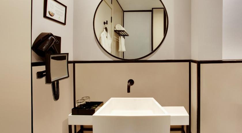 Image of Superior Room 2