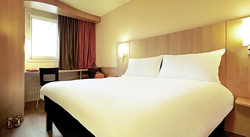 Image of Two Adjacent Double Rooms (non connecting) 0
