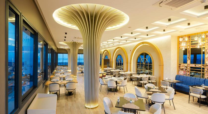 DoubleTree by Hilton Izmir - Alsancak - image 9