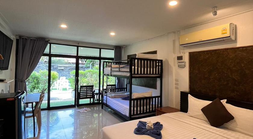 Image of Family Room 0