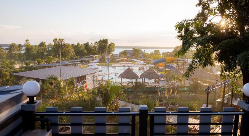 븡깐 BKL Happy World 3星级 酒店 外观