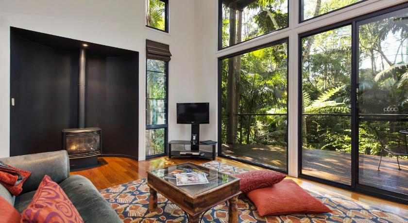 Pethers Rainforest Retreat photo