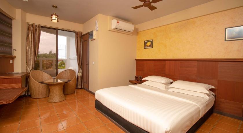 Image of Deluxe Double Room with Balcony 4