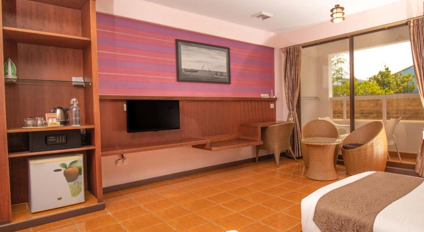 Image of Deluxe Double Room with Balcony 3