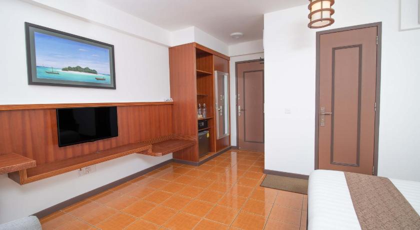 Image of Deluxe Double Room with Beach View 8