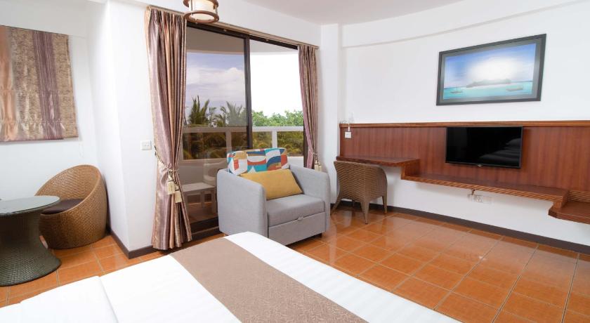 Image of Deluxe Double Room with Beach View 0