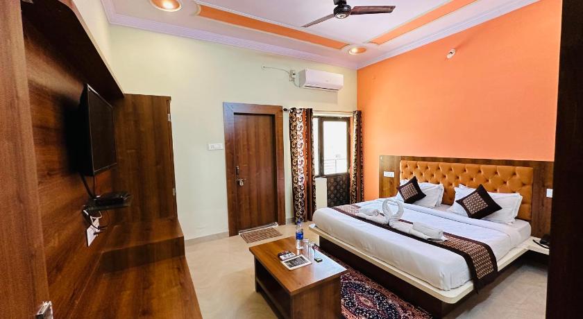Siddarth Resort - Mountain View with Pool – Pushkar, GA