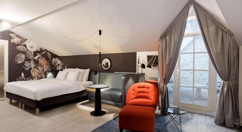 Image of Suite 1