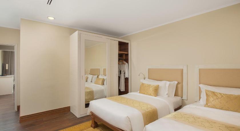Image of Club Suite 10