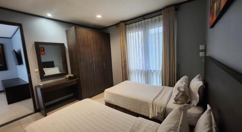 Image of Executive Suite 12