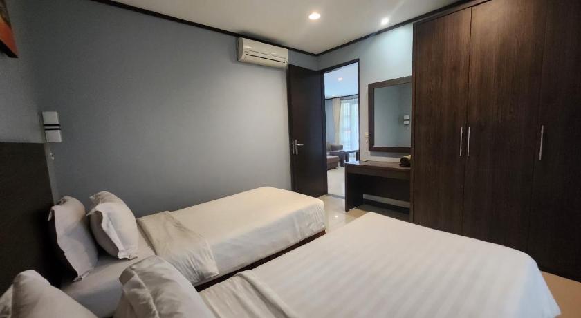 Image of Executive Suite 13