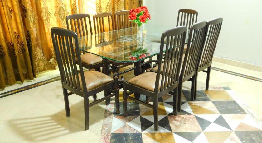 Moon Palace Hotel – Lahore, WI
