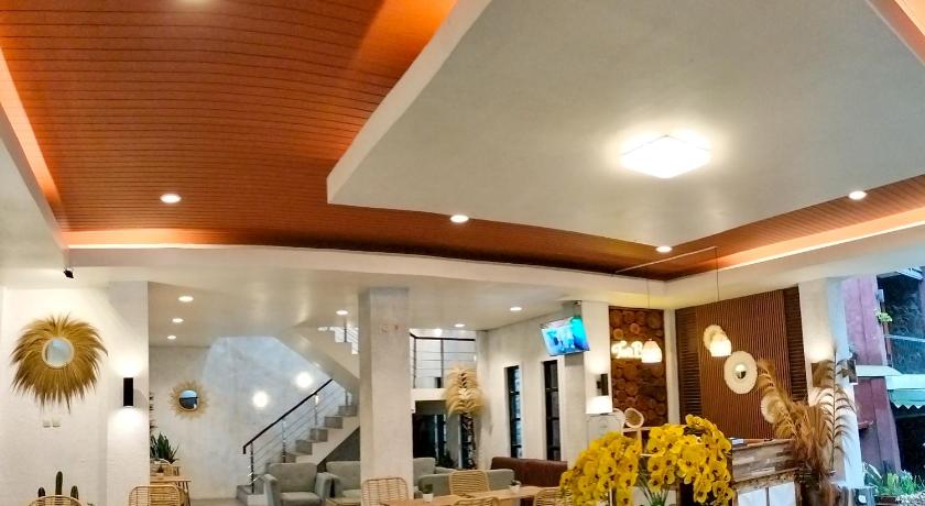 Rollaas Hotel and Resort - image 7