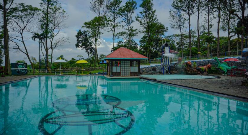 Rollaas Hotel and Resort - image 6