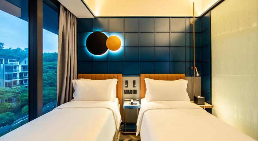 Image of SUPERIOR ROOM, 2 Zip Beds 6
