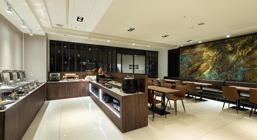 Autumn Willow Hotel - image 4