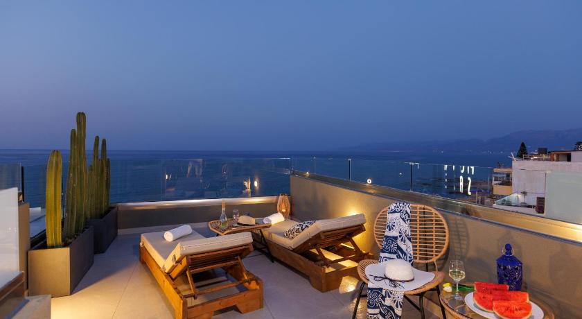 Hersonissos Beach Front Suites - image 4