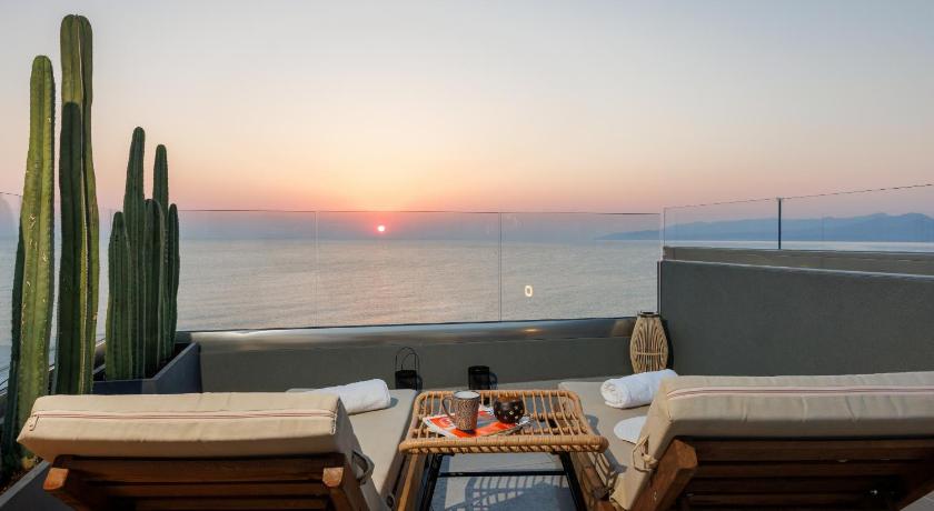 Hersonissos Beach Front Suites - image 10