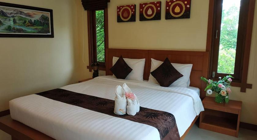 Image of Deluxe King Room 2