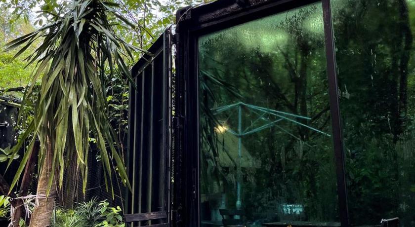 スガン・レンビン Time Capsule Retreat ホテル ロビー