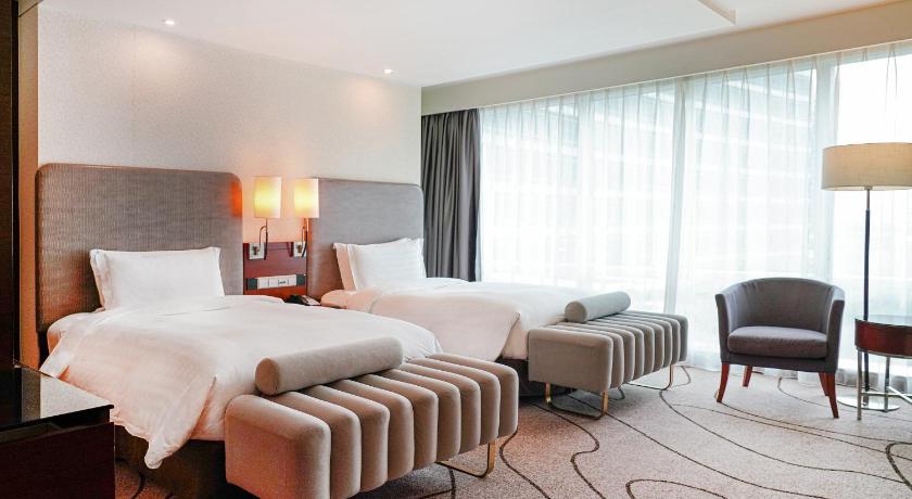 Фото: Улучшенный номер с 2 односпальными кроватями (Superior Room With 2 Single Beds) 3