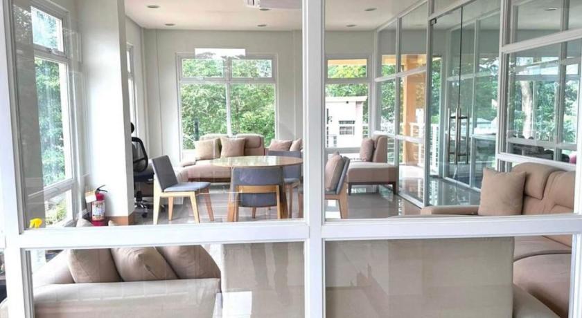 2 Bedroom and 1 Bedroom Apartments with Private Pool and Gym - image 45