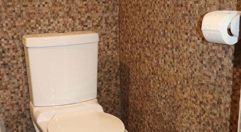 Image of Twin Room with Shared Bathroom 12