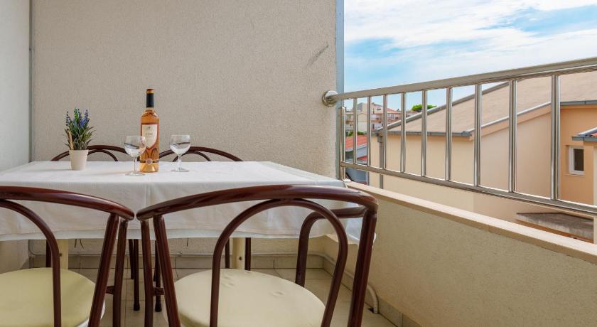 Sea view Apartment for 24 people - family - image 15