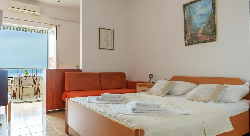 Sea view Apartment Studio for 23 people - close to commodities - image 4