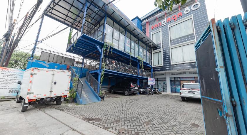 RedDoorz @ Kandaga 80 near Stadium Arcamanik – Bandung, ID