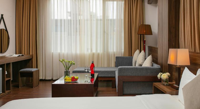 Image of Suite with City View 9