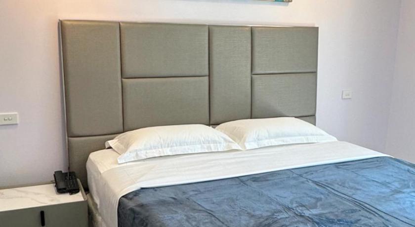 Image of Premium King Room with Balcony - Non-Smoking 7