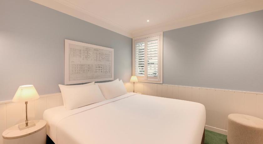 Image of Three-Bedroom Apartment 9