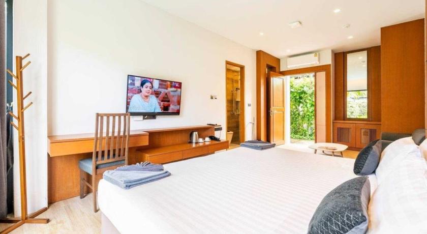 Image of Deluxe Pool Access Room 9