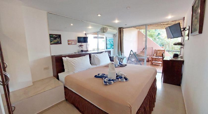 Image of Superior King Room with Patio 2