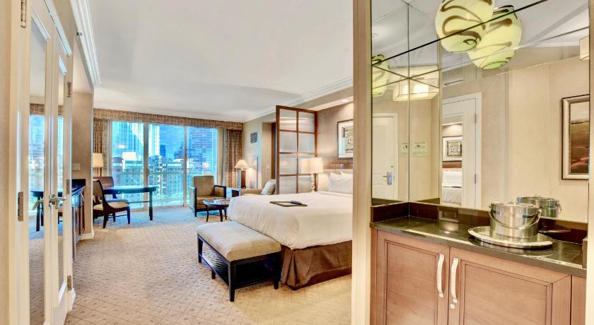 ラスベガス Strip View Balcony Suites - No Resort Fee ! 4つ星 宿泊施設 プール
