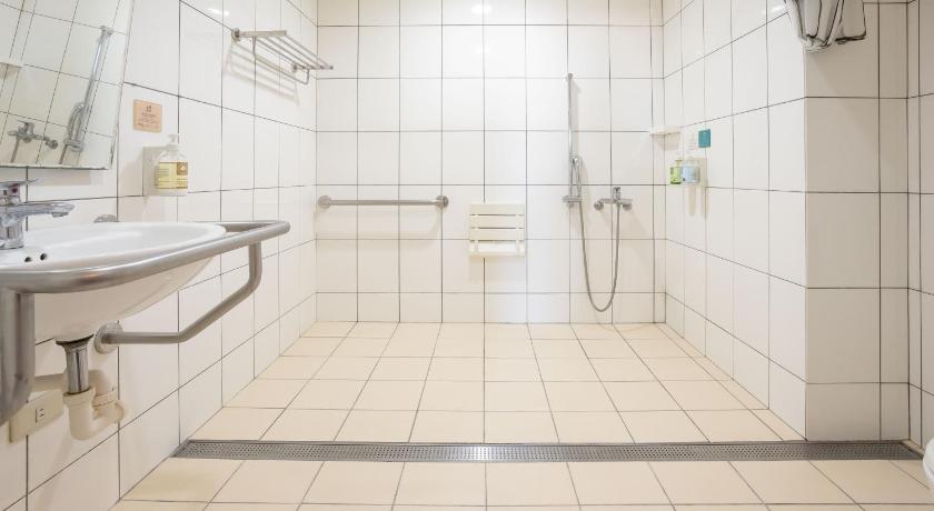 Image of Superior Quadruple Room for 4 People - Non-Smoking 12