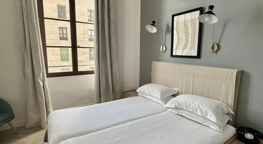 Image of Standard Double Room with Sea View 4