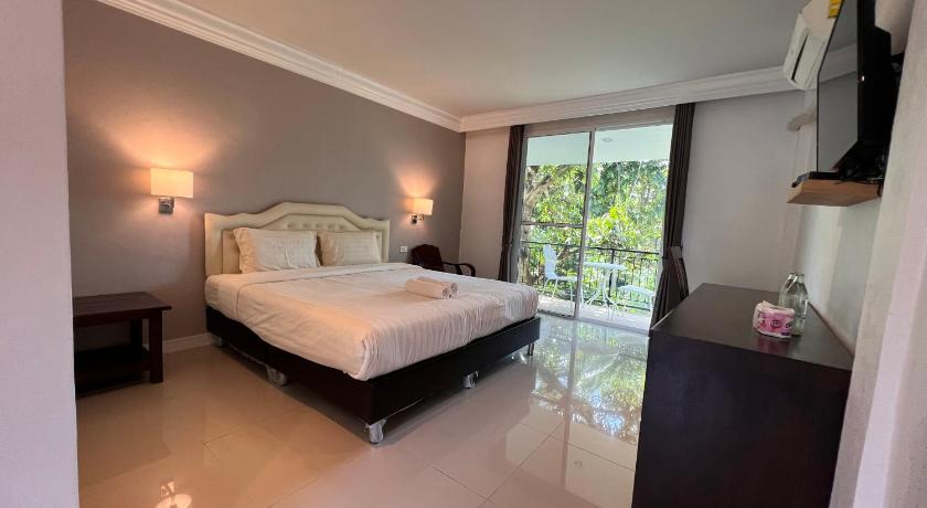Image of Double Bed 3